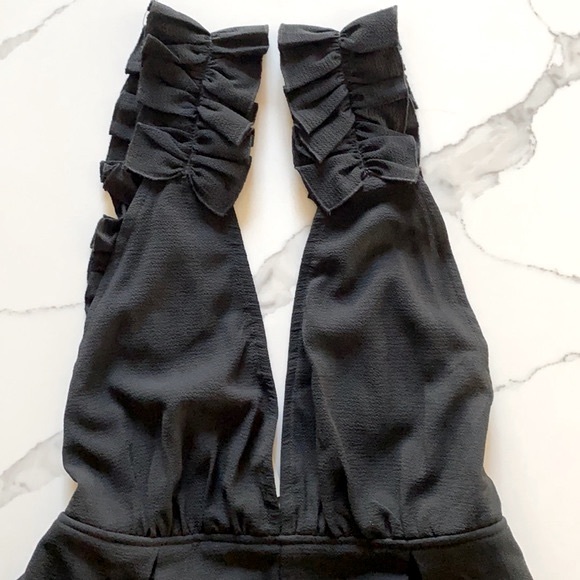 Forever 21 Deep V Ruffled Shoulder Romper - Picture 3 of 8